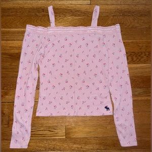 2/$12 Abercrombie kids !! Like new off the shoulder line fleece top